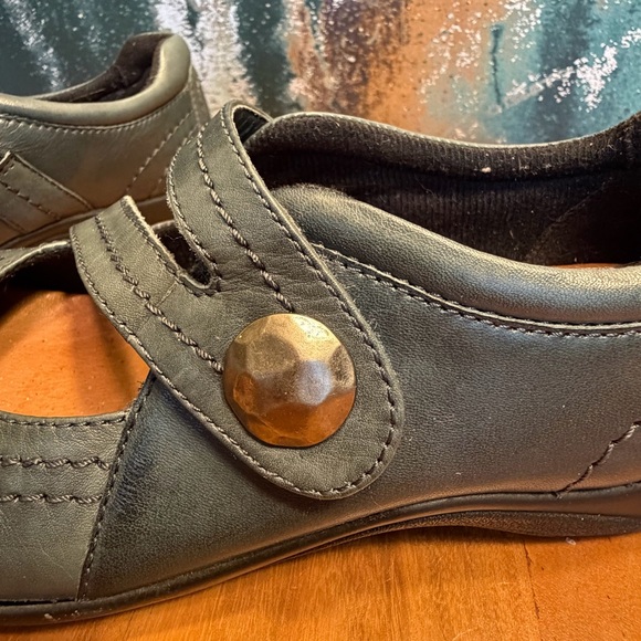 Clarks Artisan Kessa Agnes Leather Velcro Mary Jane Flats Size 7 (EUC) - Picture 13 of 15